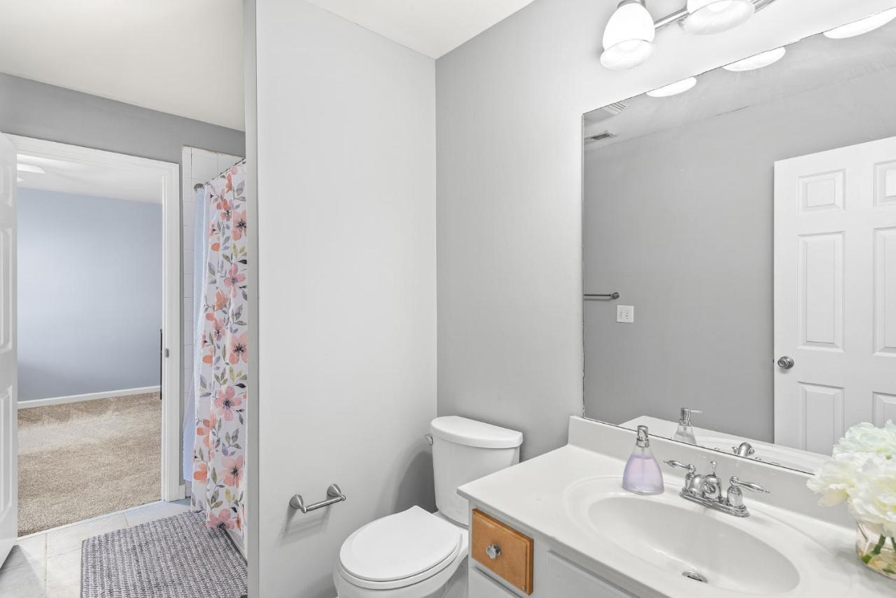 Villa Calming Grey Townhouse With Jacuzzi Bathtub à Atlanta Extérieur photo